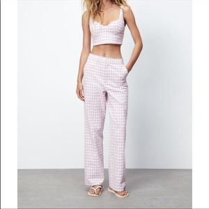 Gingham pants in size small still has tags on!